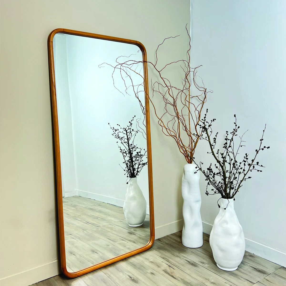MR1002 - Angled Corner Floor Mirror