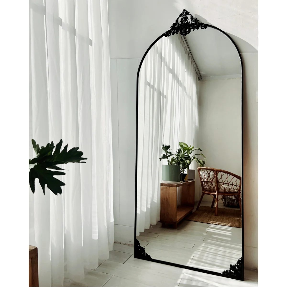 MR1005 - Noir Ornate Arch Mirror