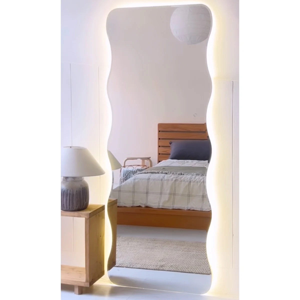 MR1006 - Fluid Wave Wall Mirror